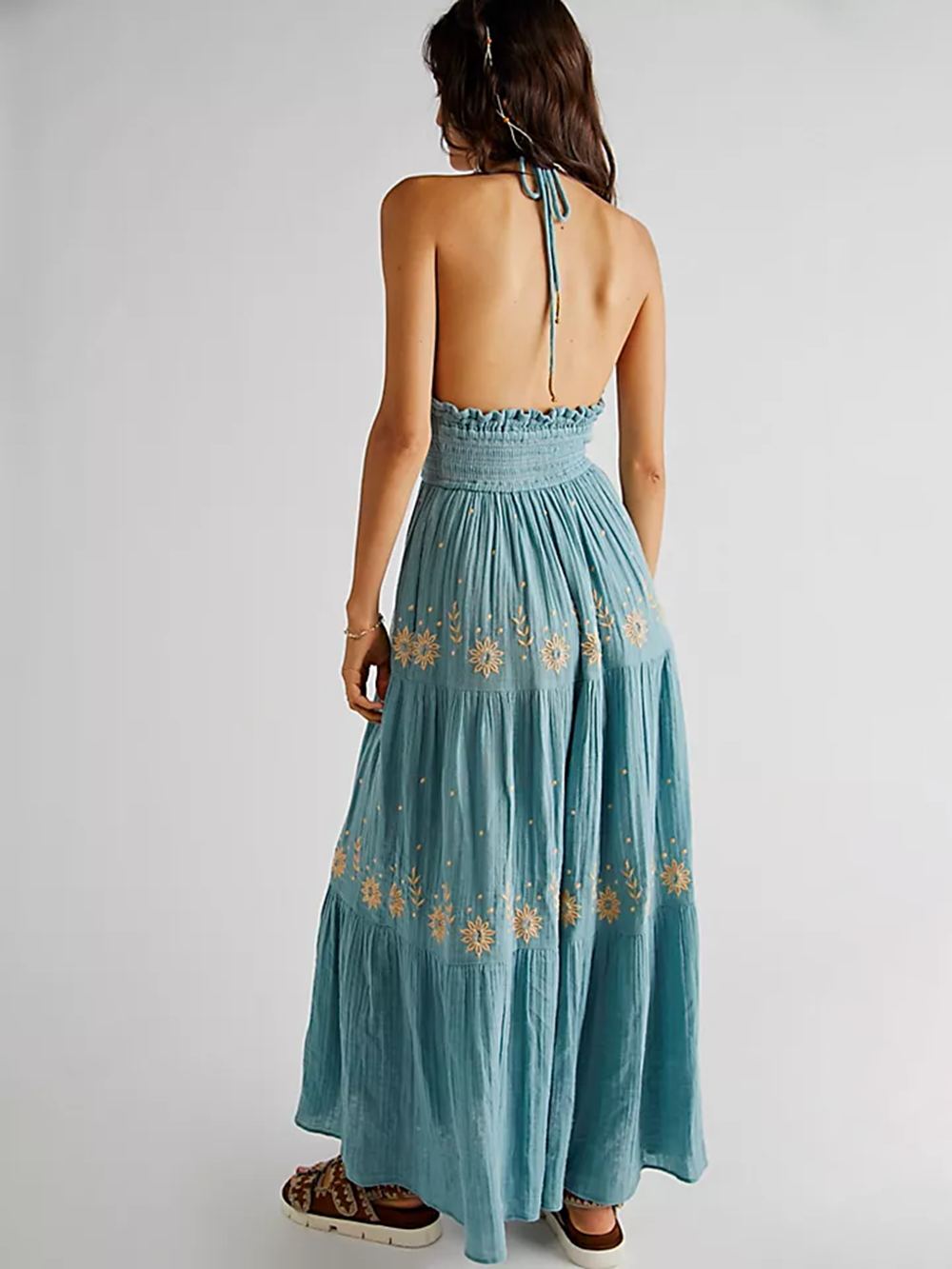 Effortlessly Elegant Dress with a Timeless Design