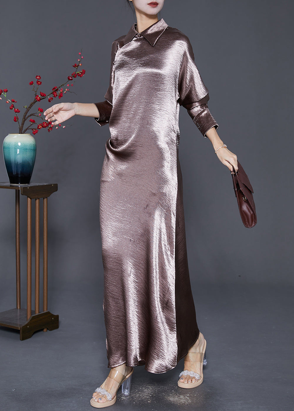 Beautifully Finished Dress in a Timeless Design