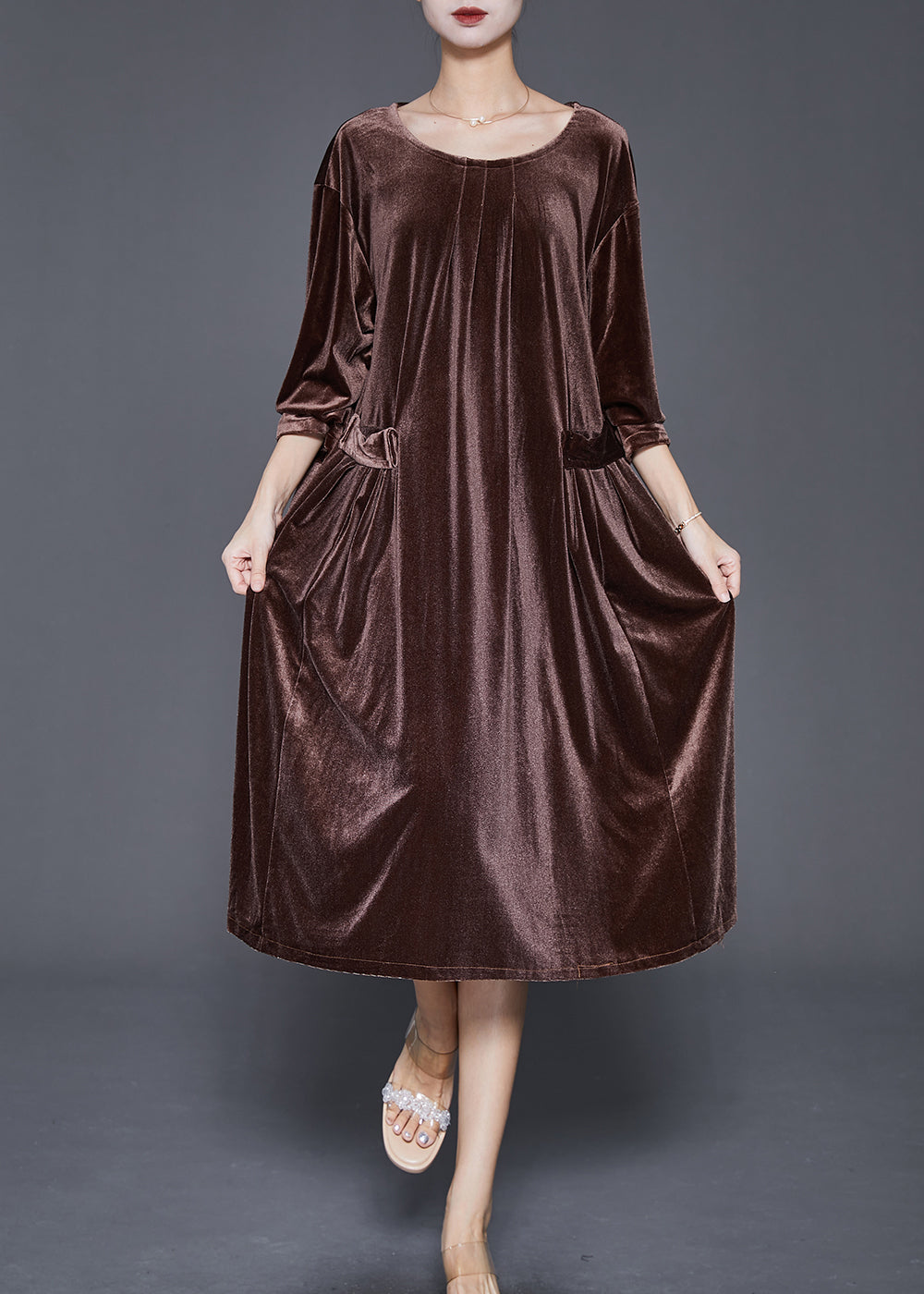 Well Tailored Dress with a Graceful Silhouette