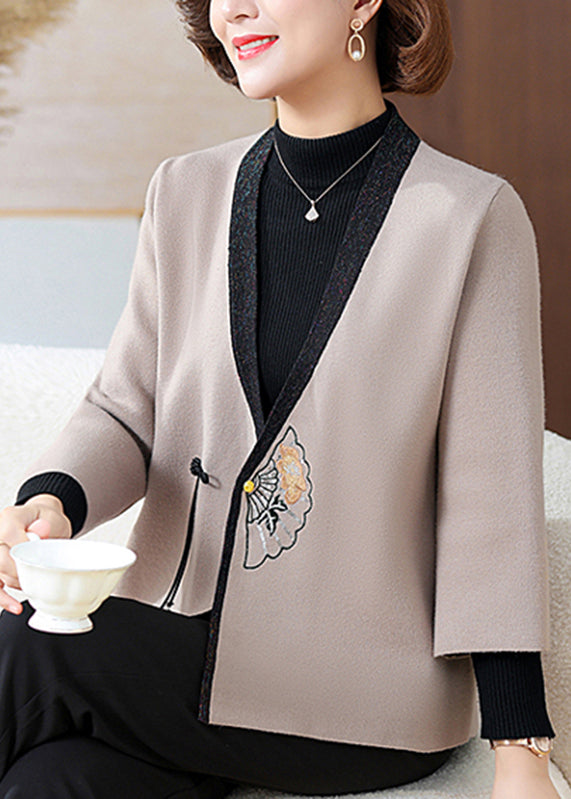 Gracefully Styled Coat for Any Occasion