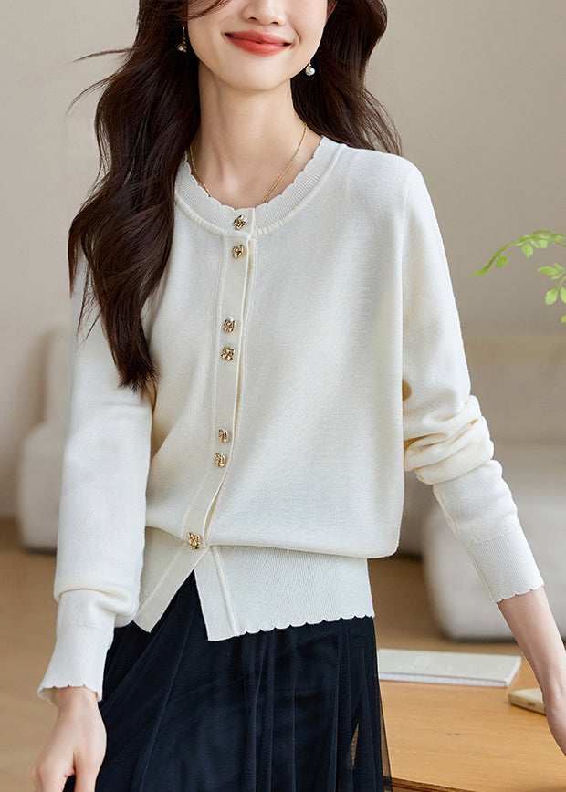 Beautifully Finished Coat in a Timeless Design