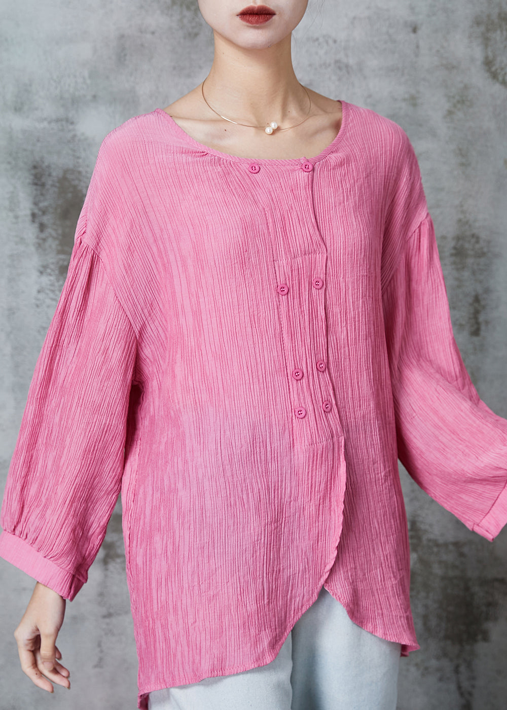 Well Tailored Top with a Graceful Silhouette