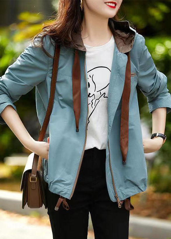 Well Tailored Coat with a Graceful Silhouette