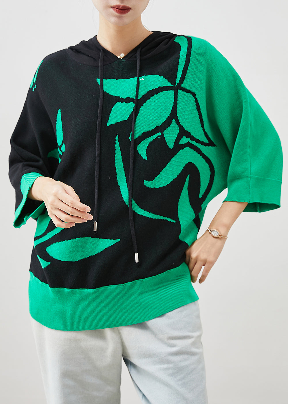 Gracefully Styled Pullover for Any Occasion