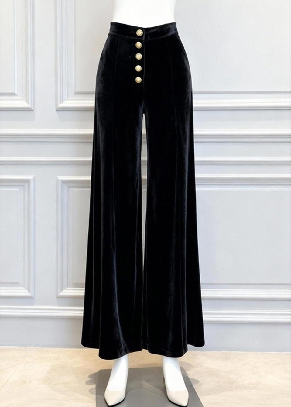 Classic Vintage Pants with a Flattering Fit