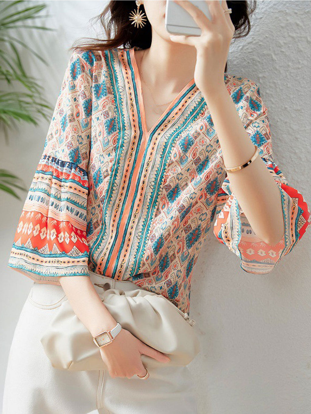 Well Tailored Blouse with a Graceful Silhouette
