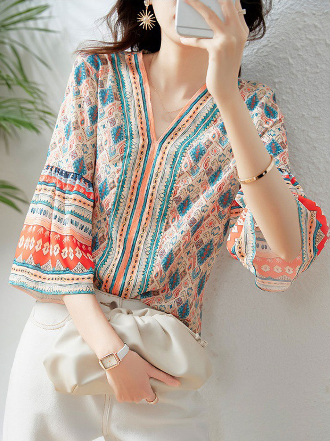 Well Tailored Blouse with a Graceful Silhouette