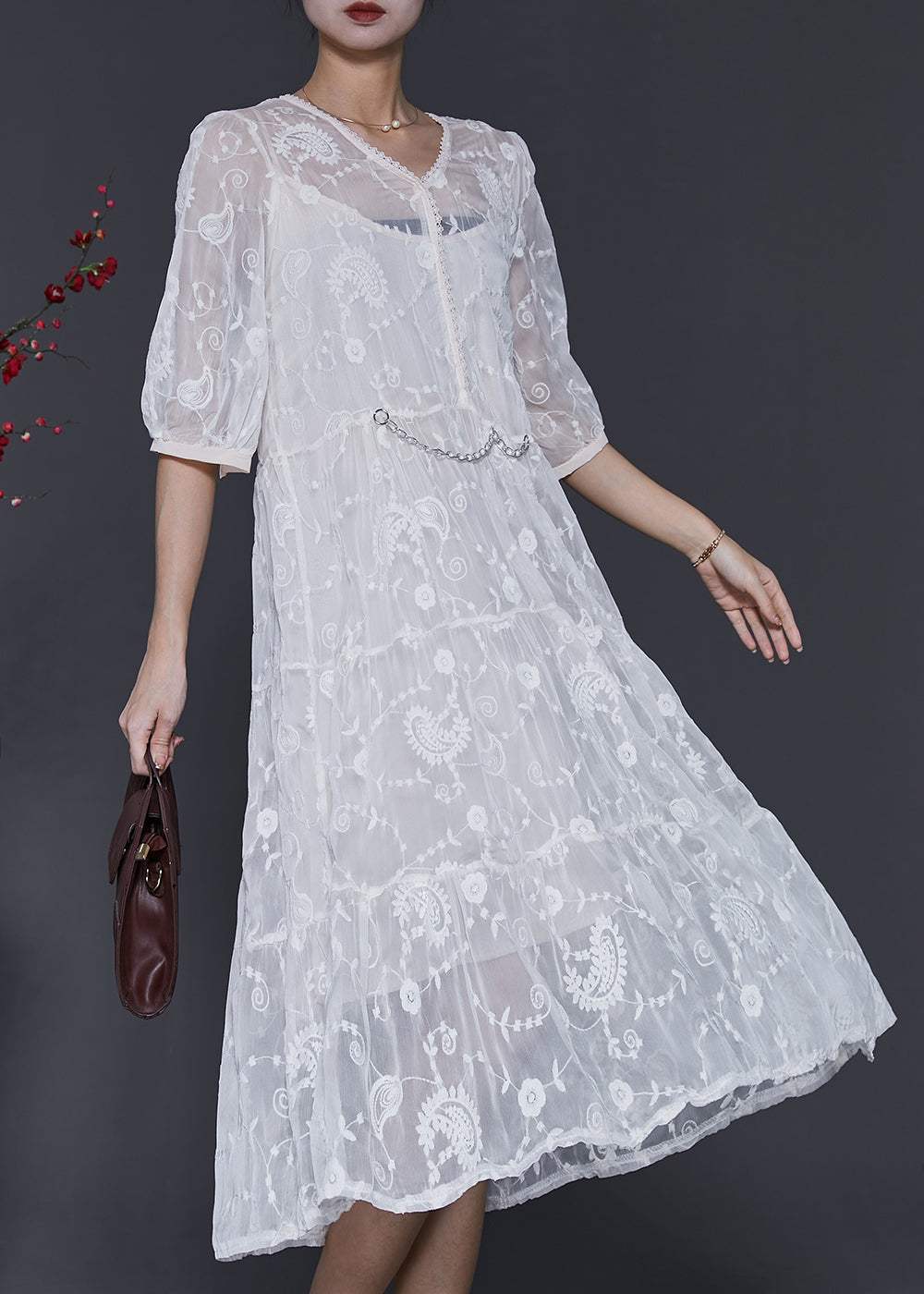 Well Tailored Dress with a Graceful Silhouette