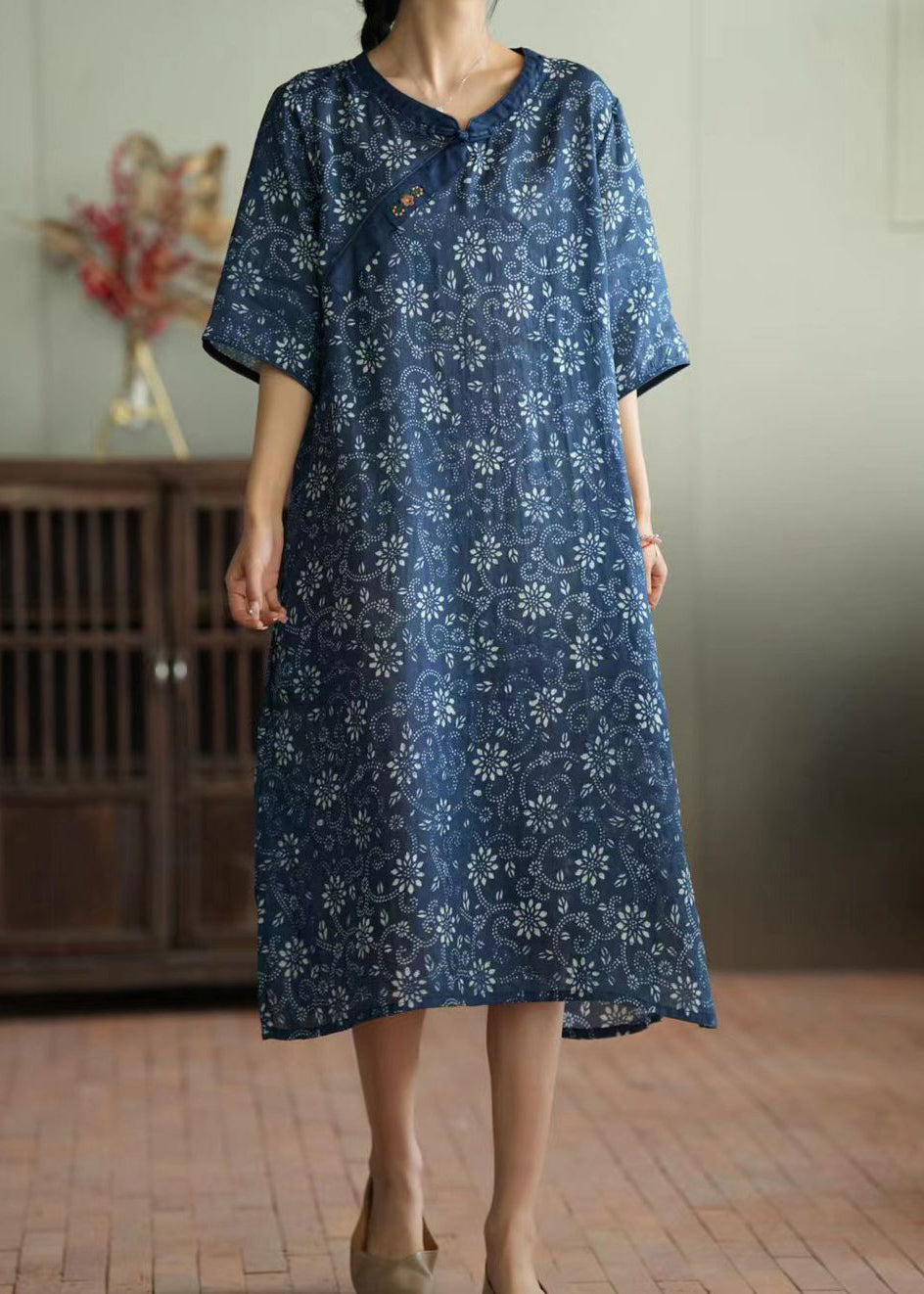 Effortlessly Elegant Dress with a Timeless Design