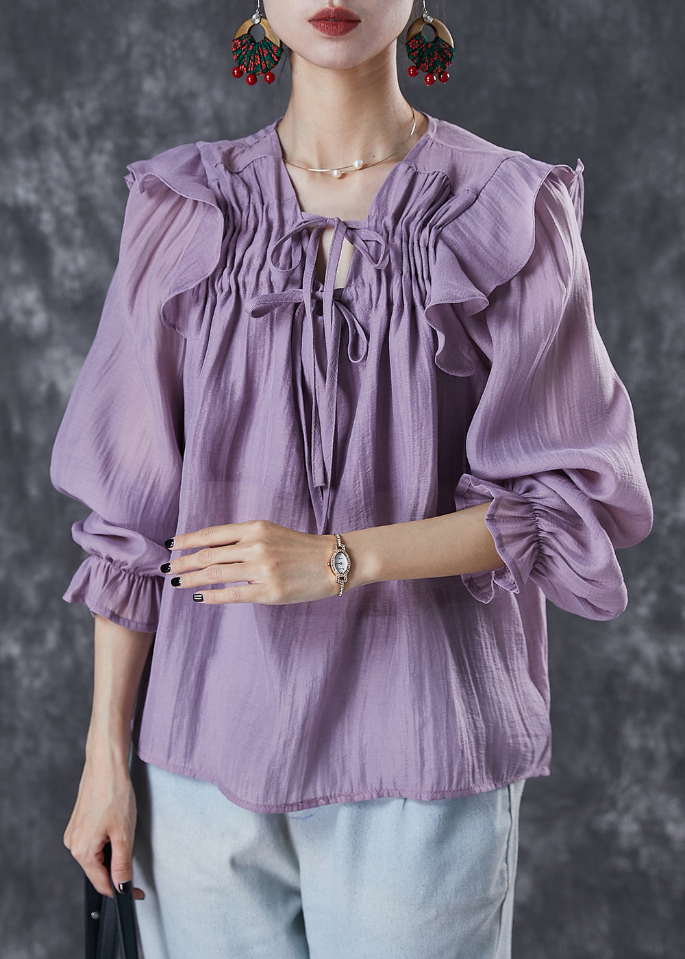 Well Tailored Top with a Graceful Silhouette