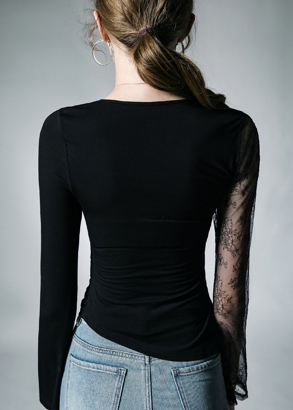 Effortlessly Elegant Shirt with a Timeless Design