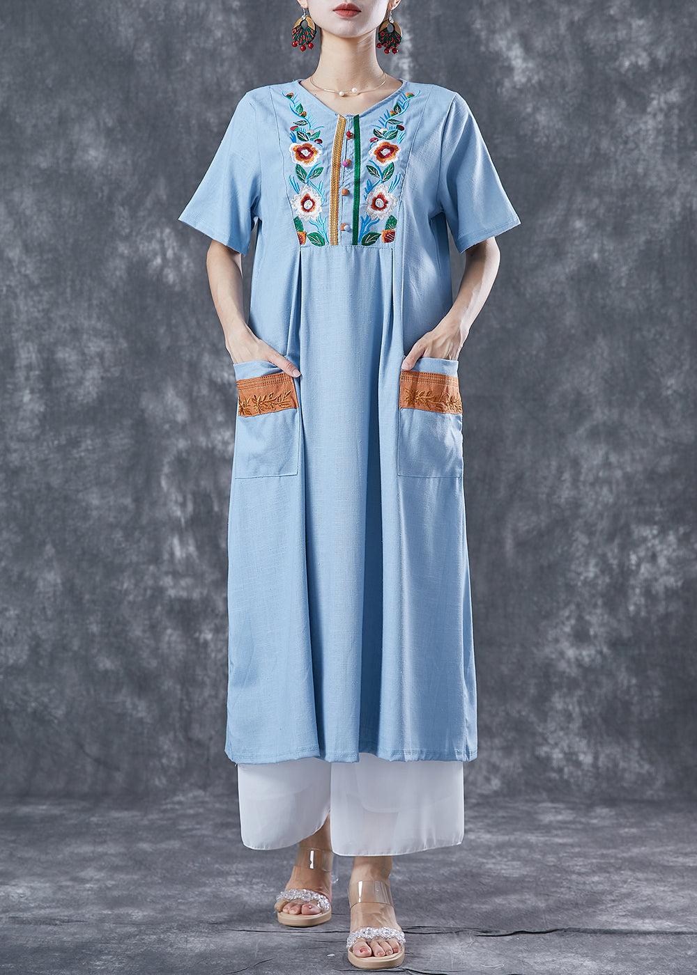 Well Tailored Dress with a Graceful Silhouette