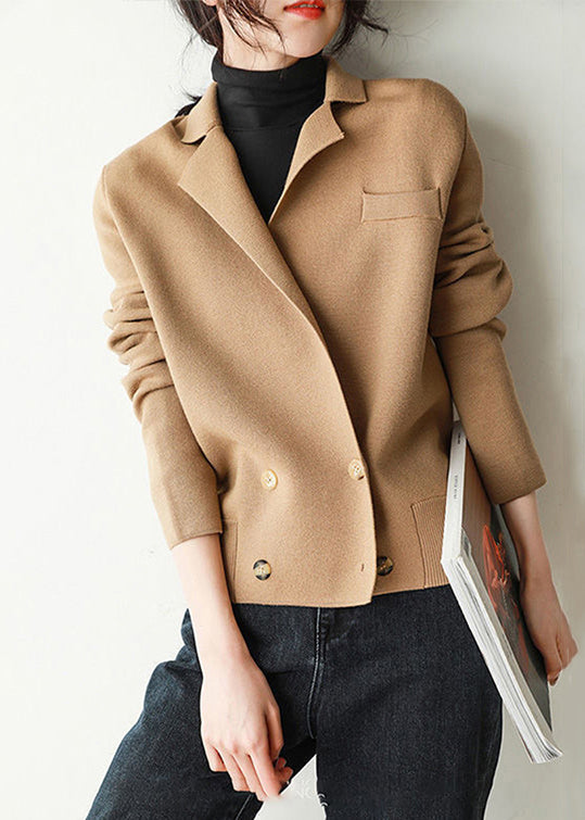 Effortlessly Elegant Coat with a Timeless Design