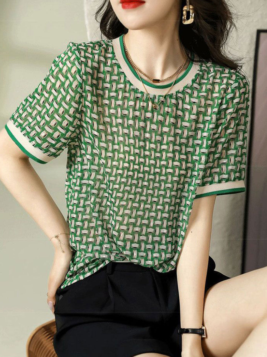 Polished Top with an Effortless Classic Look