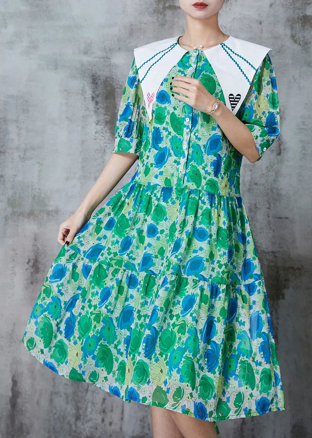 Classic Vintage Dress with a Flattering Fit