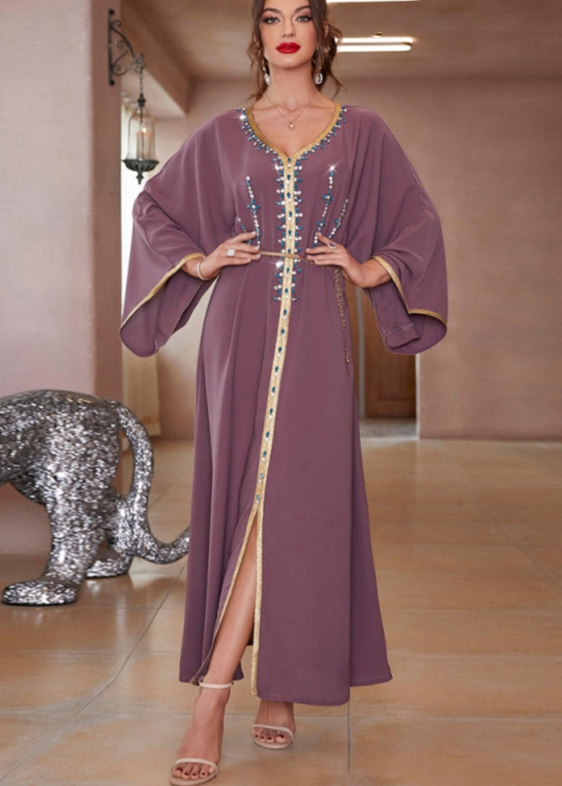 Beautifully Finished Dress in a Timeless Design