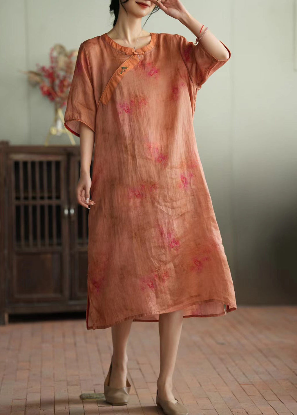 Effortlessly Elegant Dress with a Timeless Design