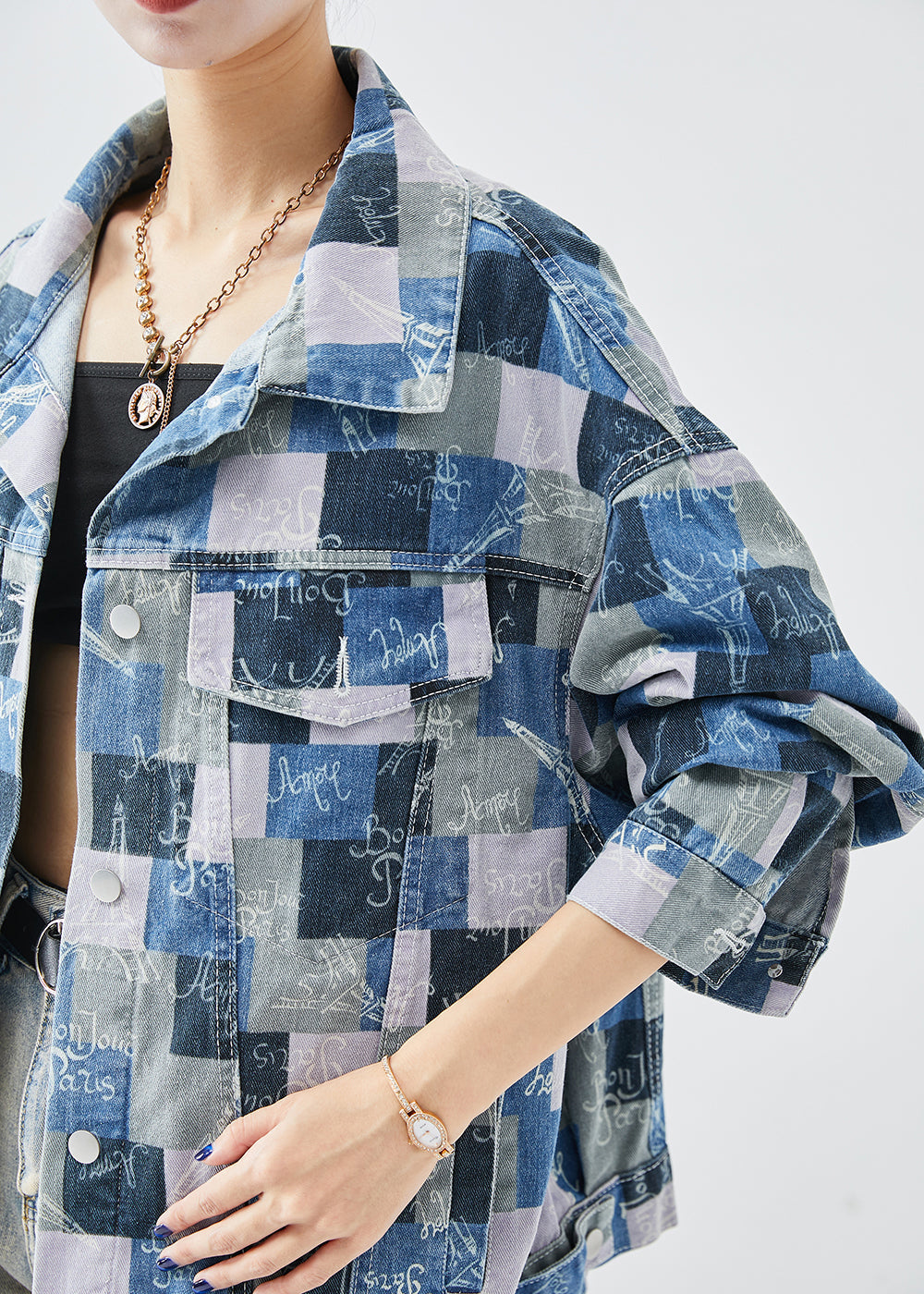 Beautifully Finished Coat in a Timeless Design