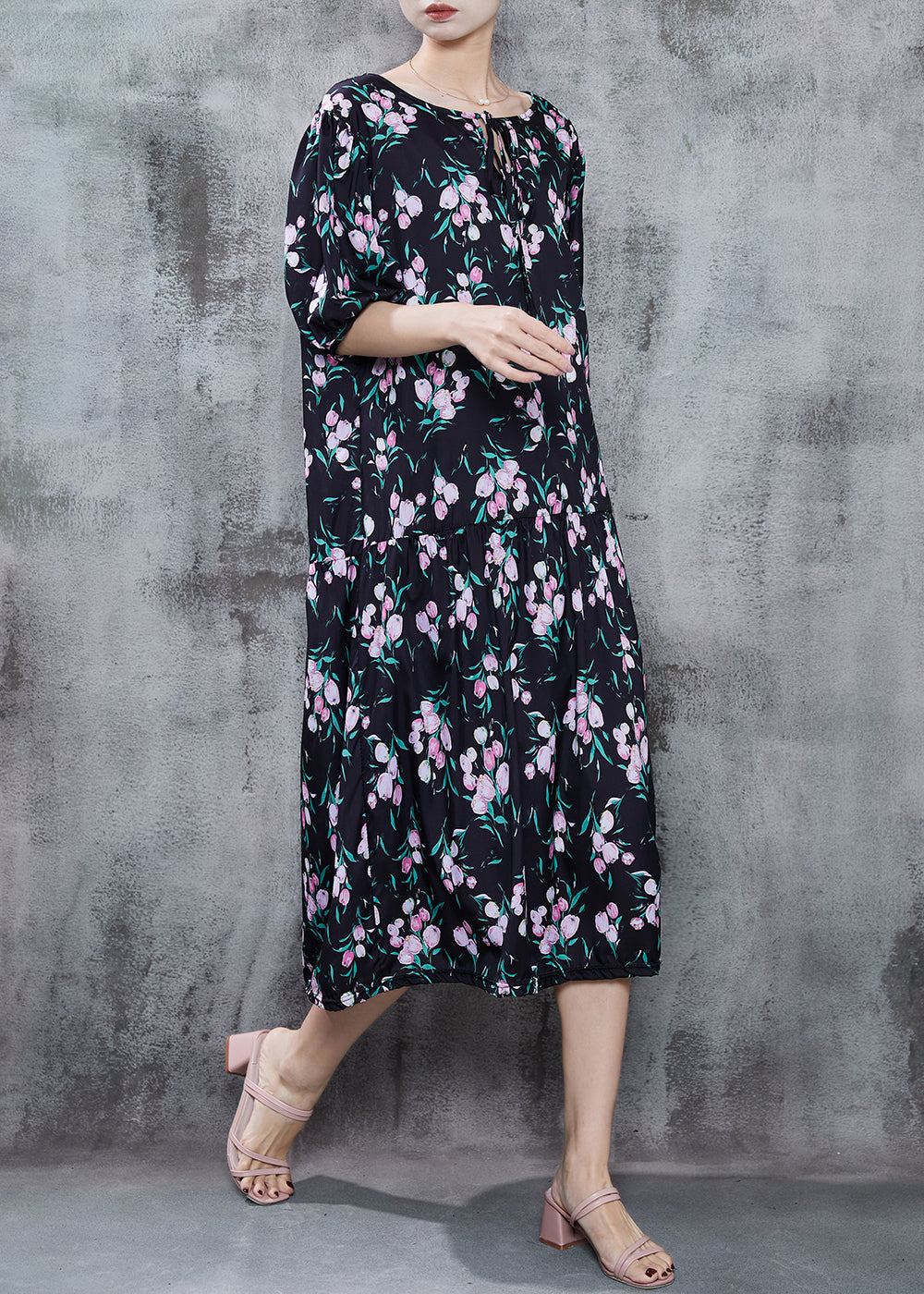 Well Tailored Dress with a Graceful Silhouette