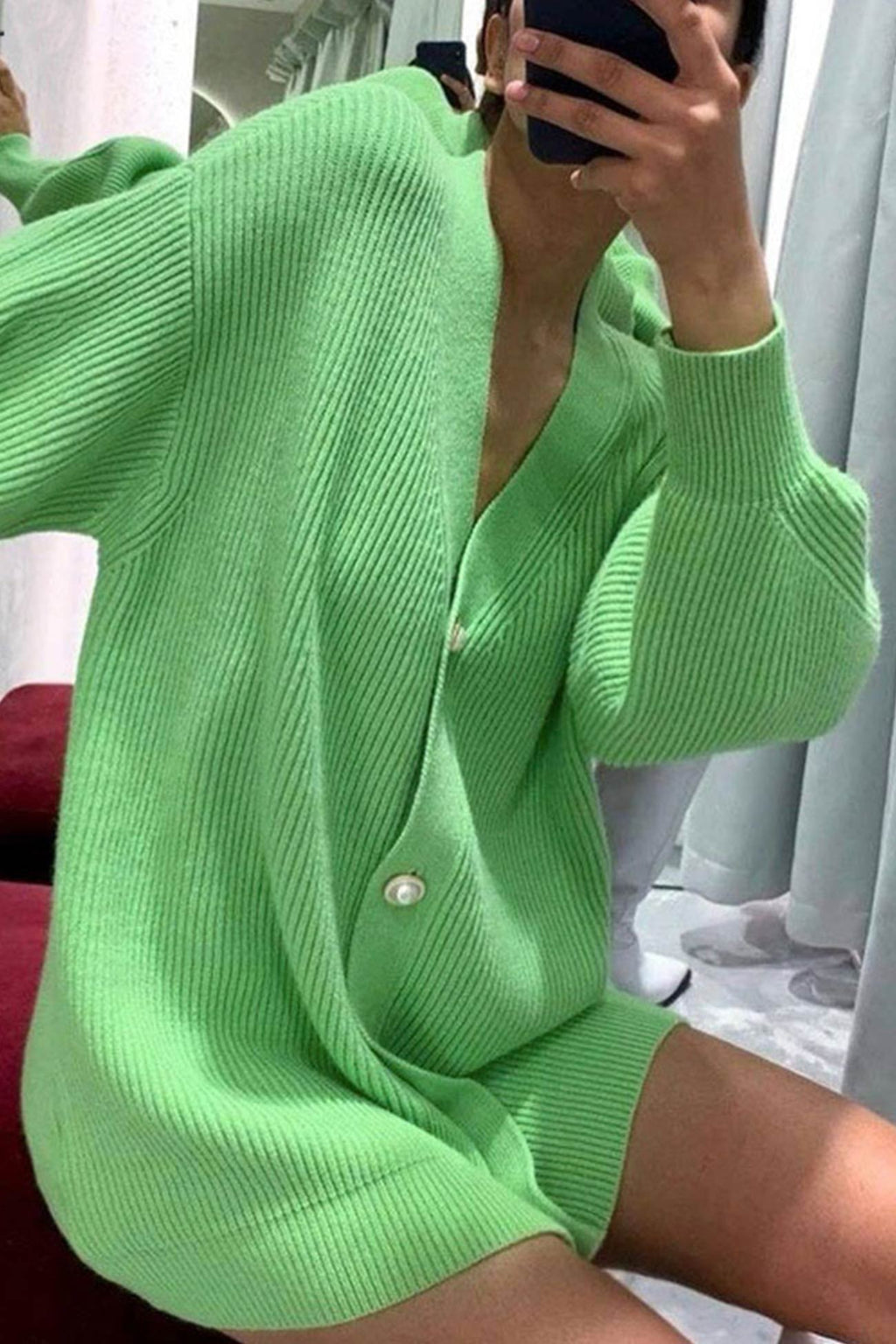 Effortlessly Elegant Cardigan with a Timeless Design