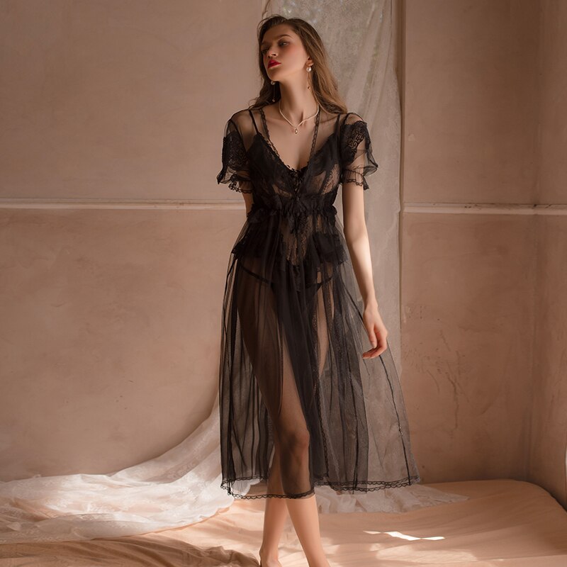 Finely Styled Dress with a Classic Vintage Look