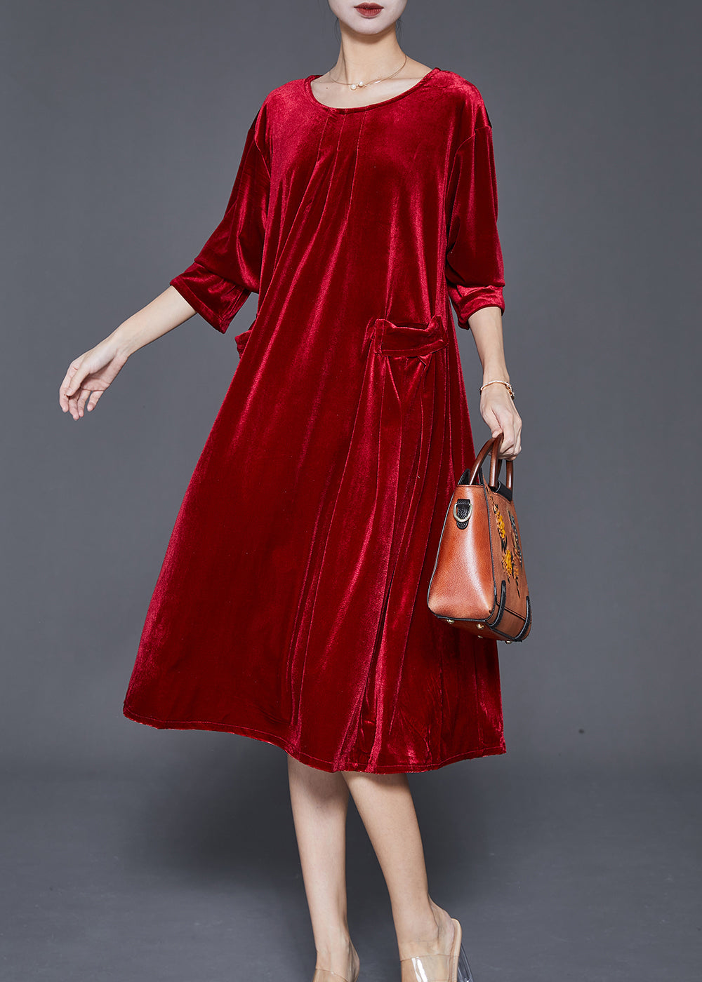 Effortlessly Elegant Dress with a Timeless Design