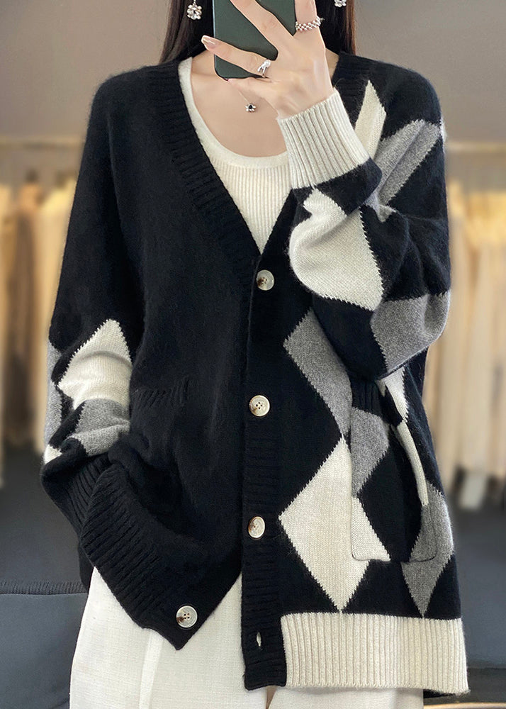 Effortlessly Elegant Cardigan with a Timeless Design