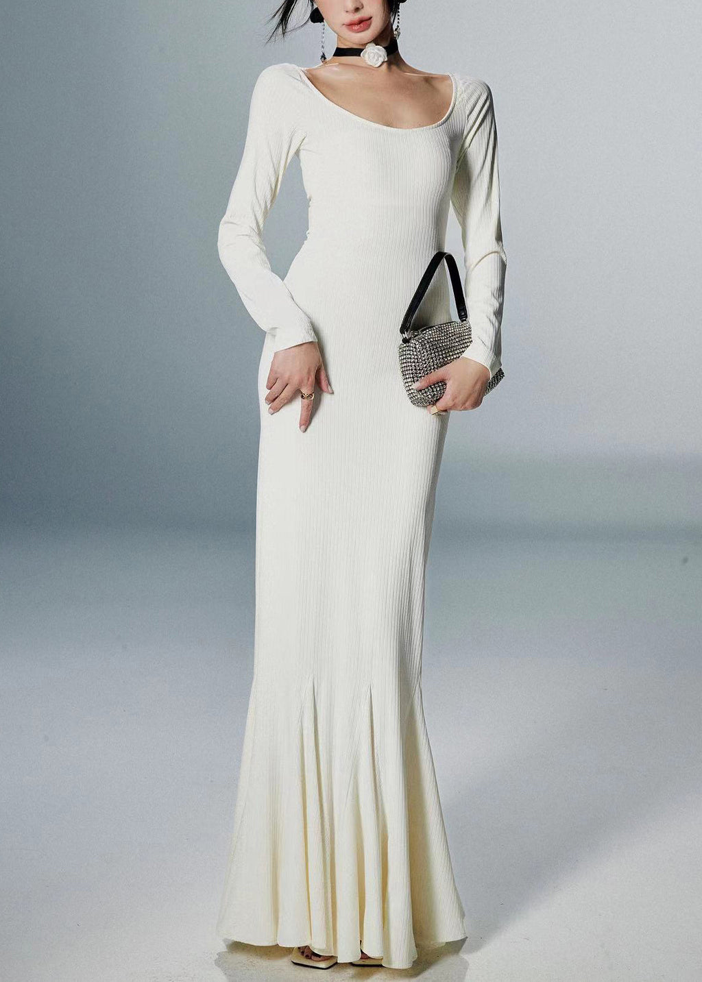 Effortlessly Elegant Dress with a Timeless Design
