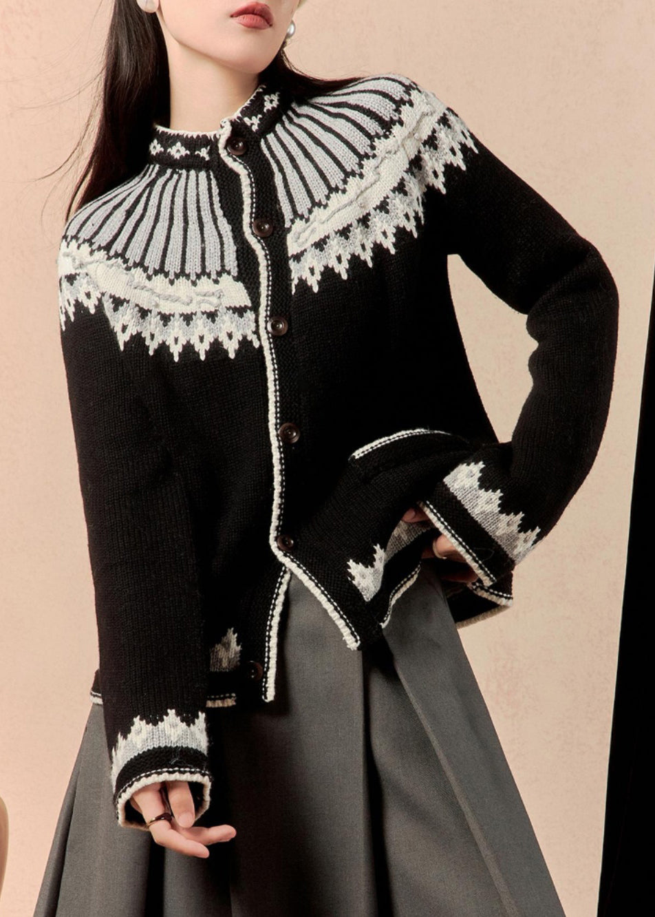 Well Tailored Coat with a Graceful Silhouette