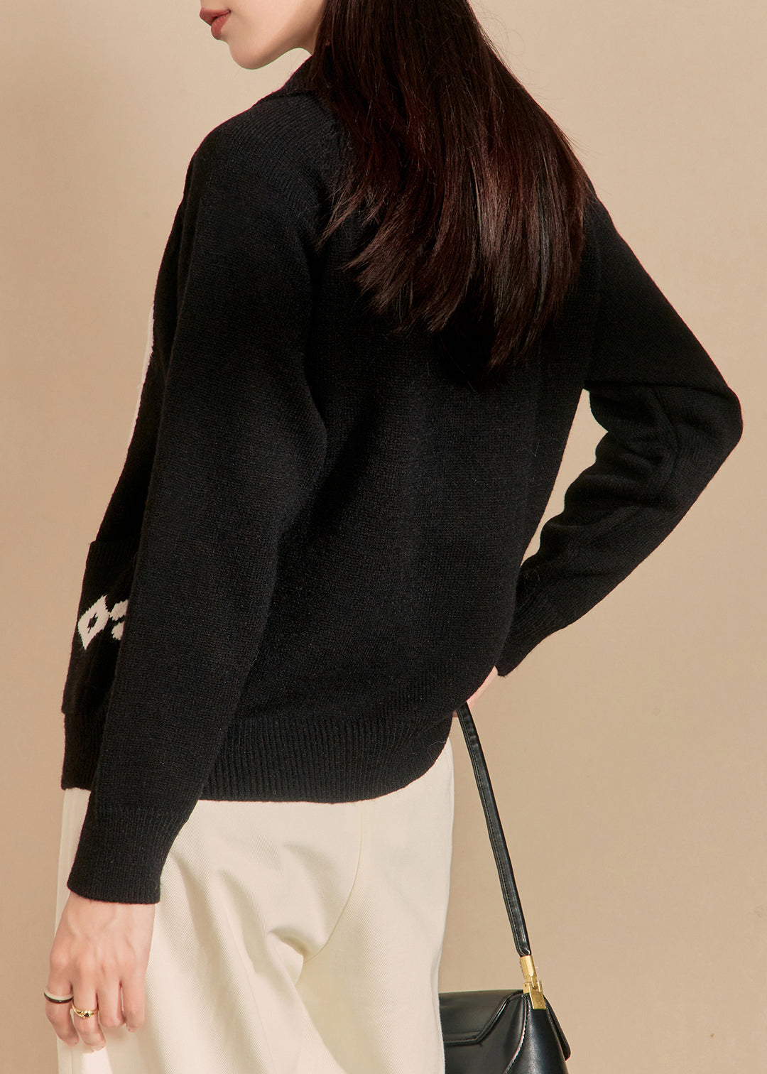 Well Tailored Coat with a Graceful Silhouette