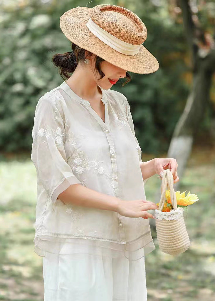 Beautifully Crafted Blouse in a Classic Style
