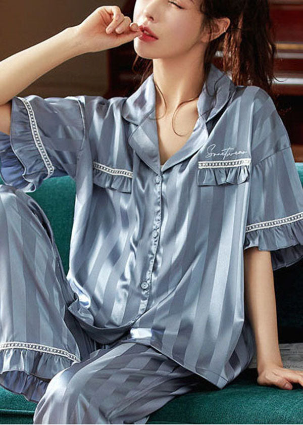 Casually Elegant Garment with a Refined Edge