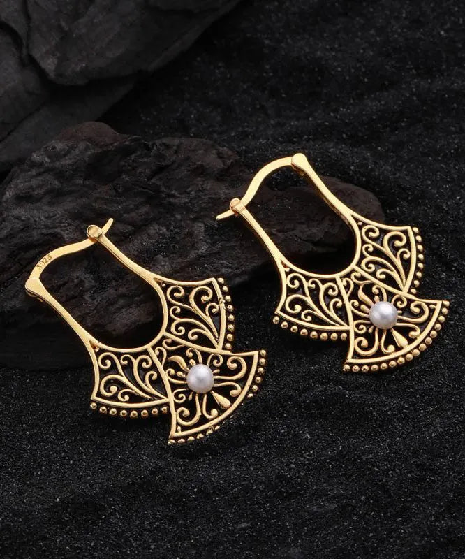 Romantic Gold Earring for Special Moments