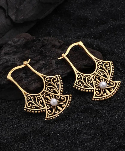 Romantic Gold Earring for Special Moments