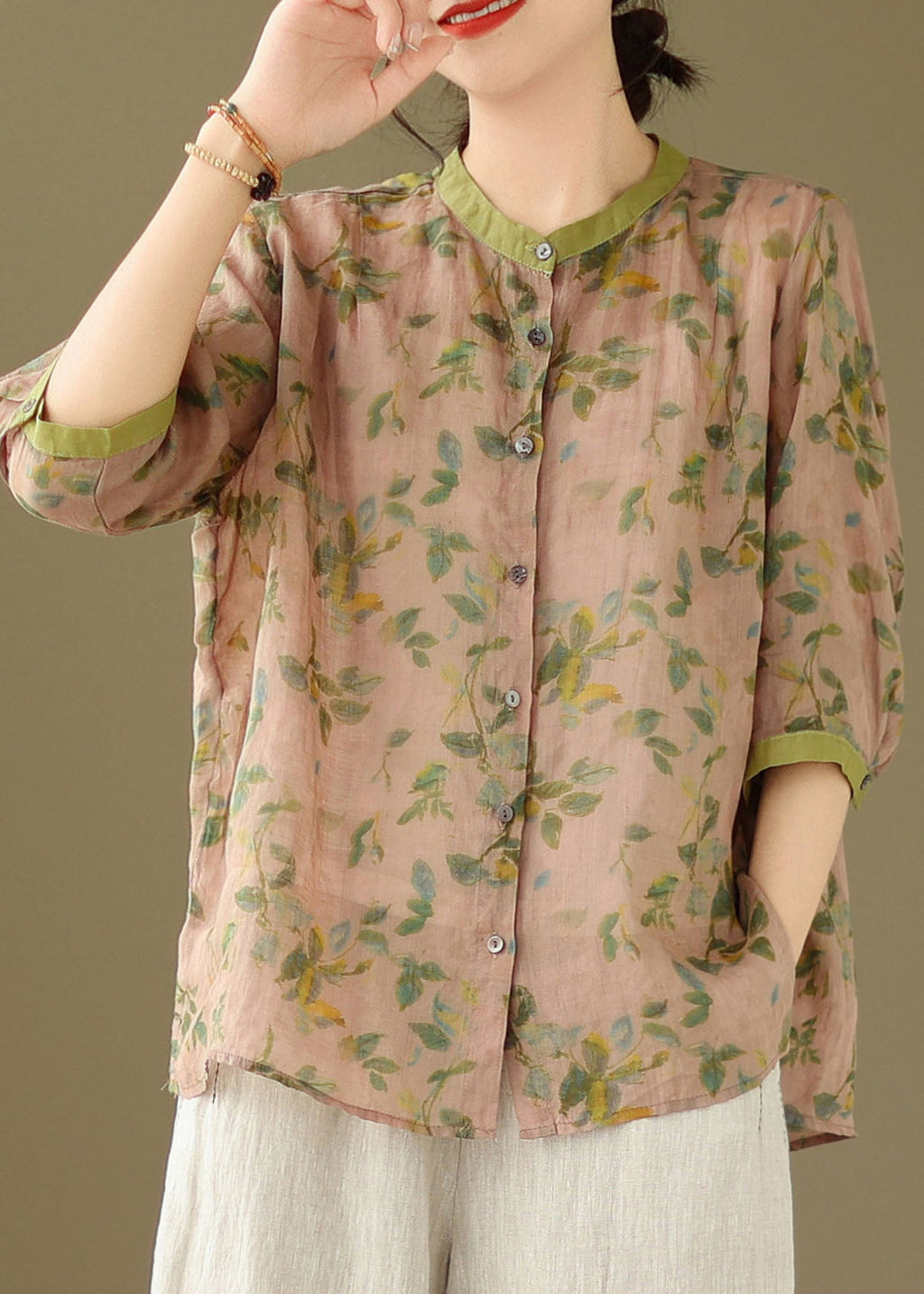 Classic Vintage Blouse with a Flattering Fit