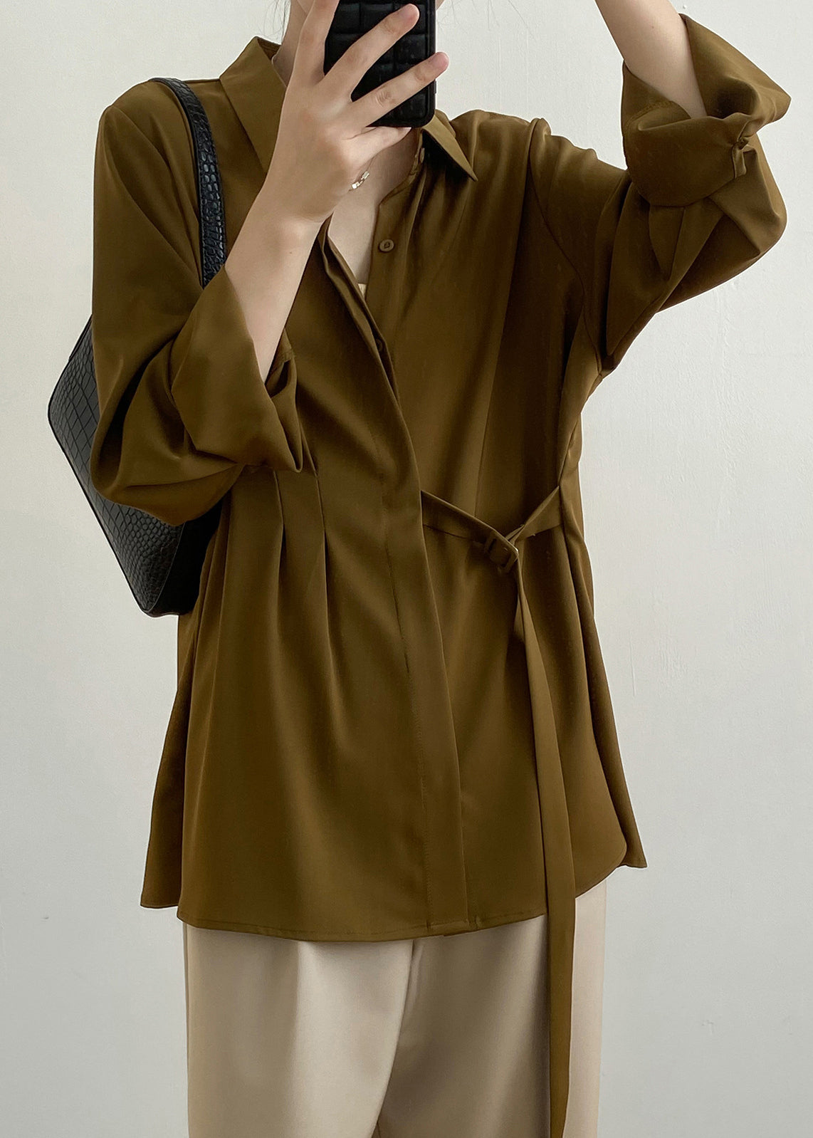 Effortlessly Elegant Shirt with a Timeless Design