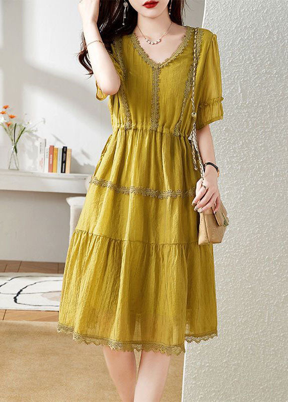 Effortlessly Elegant Dress with a Timeless Design