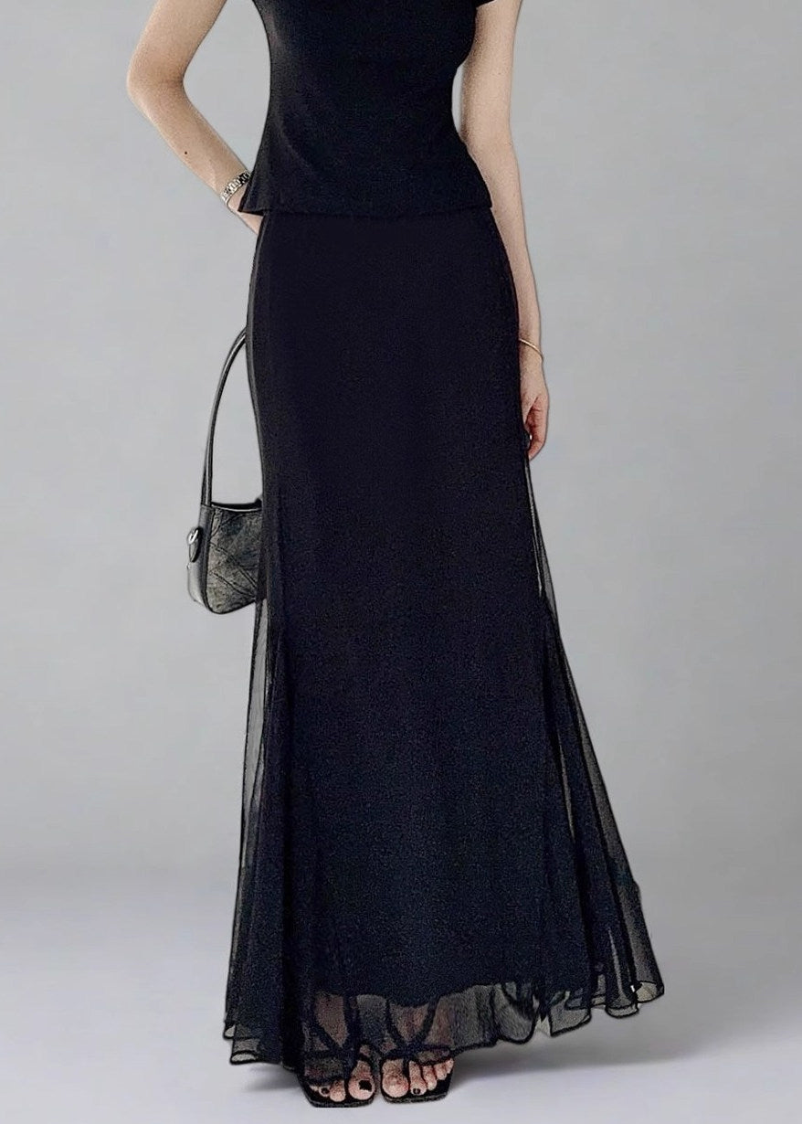 Well Tailored Garment with a Graceful Silhouette