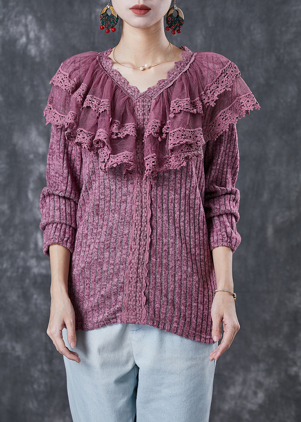 Well Tailored Sweater with a Graceful Silhouette