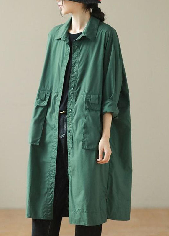 Well Tailored Coat with a Graceful Silhouette