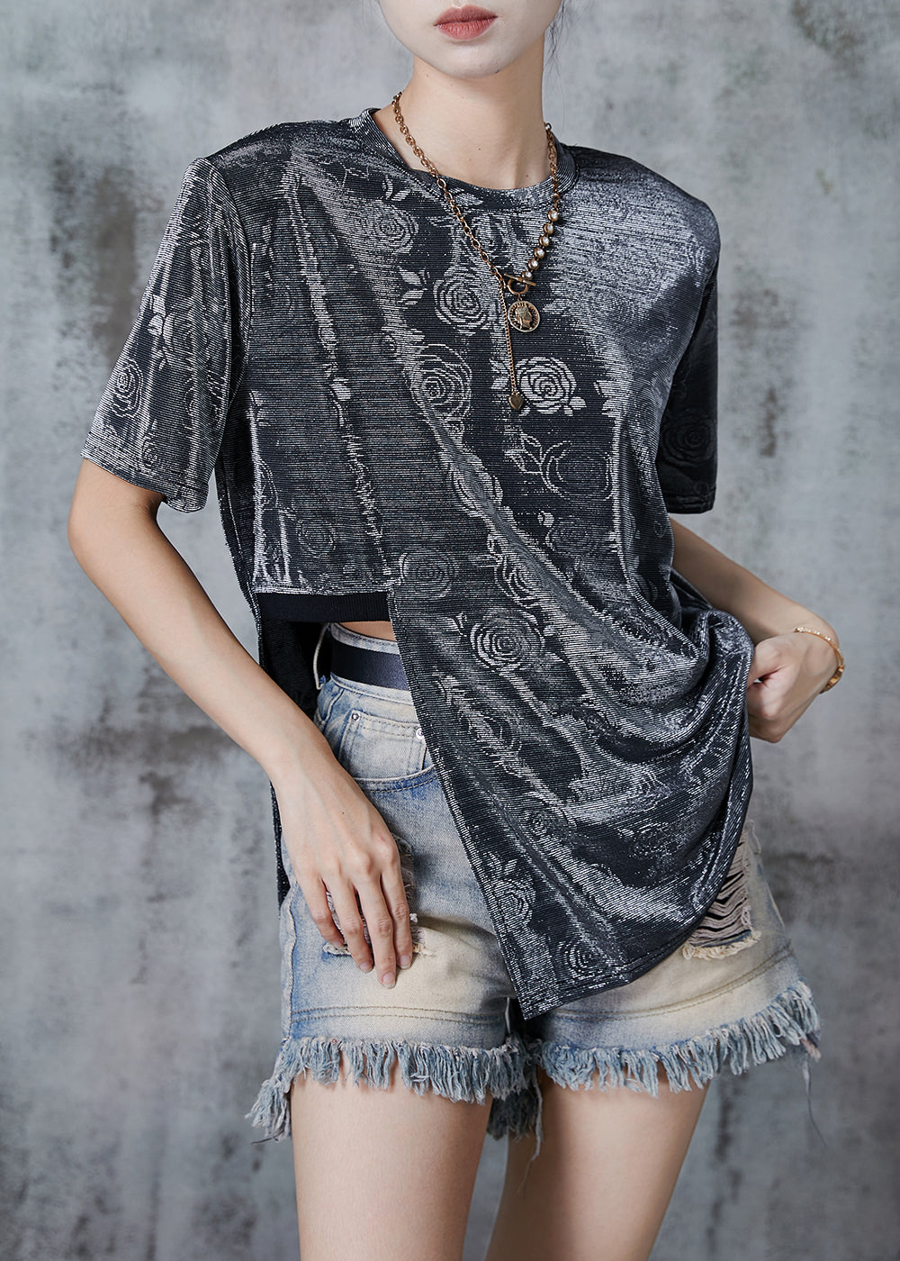 Effortlessly Elegant Top with a Timeless Design