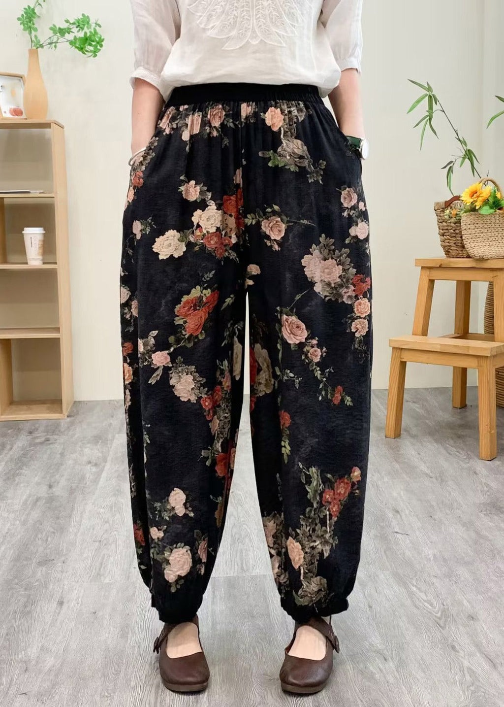 Elegantly Styled Pants for Everyday Wear
