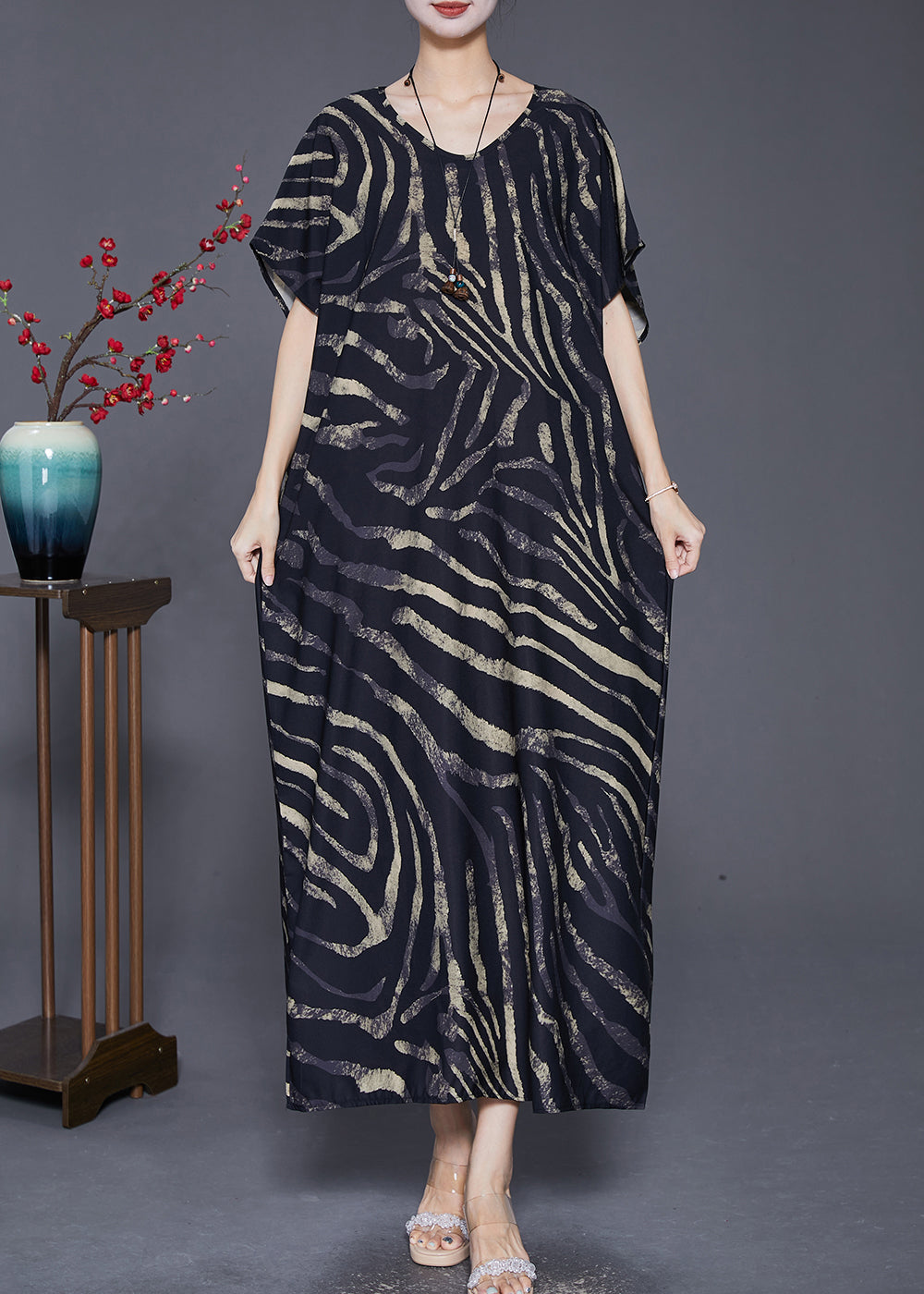 Classic Vintage Dress with a Flattering Fit