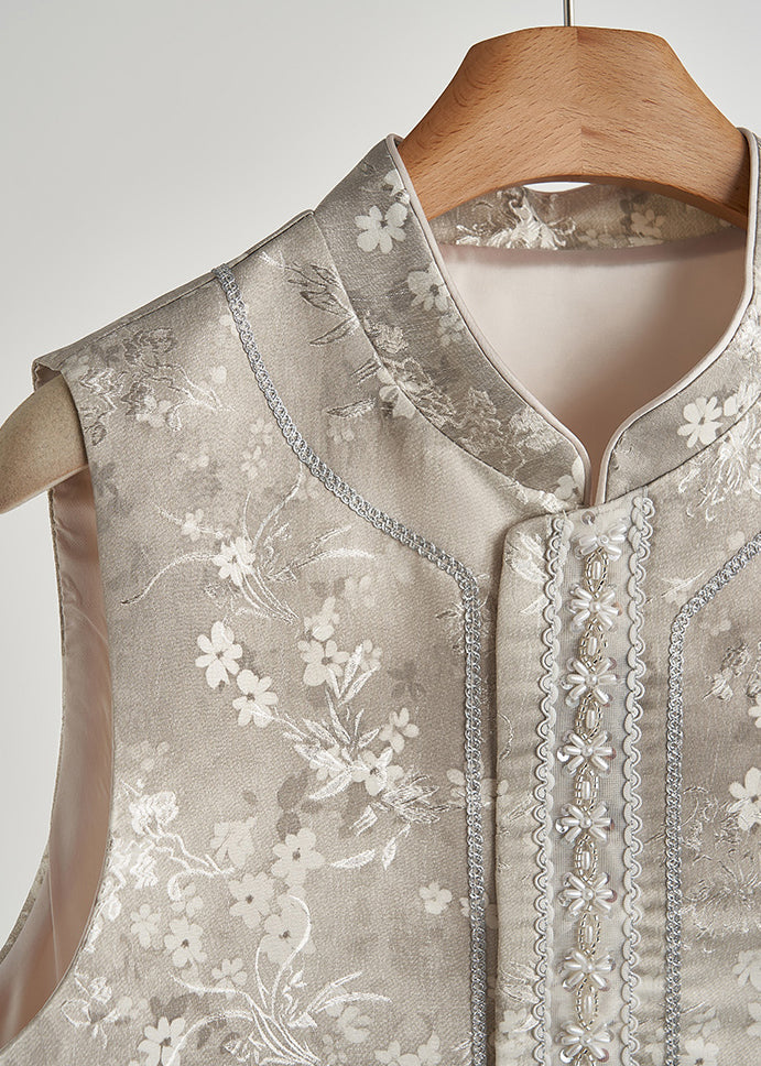 Gracefully Styled Garment for Any Occasion