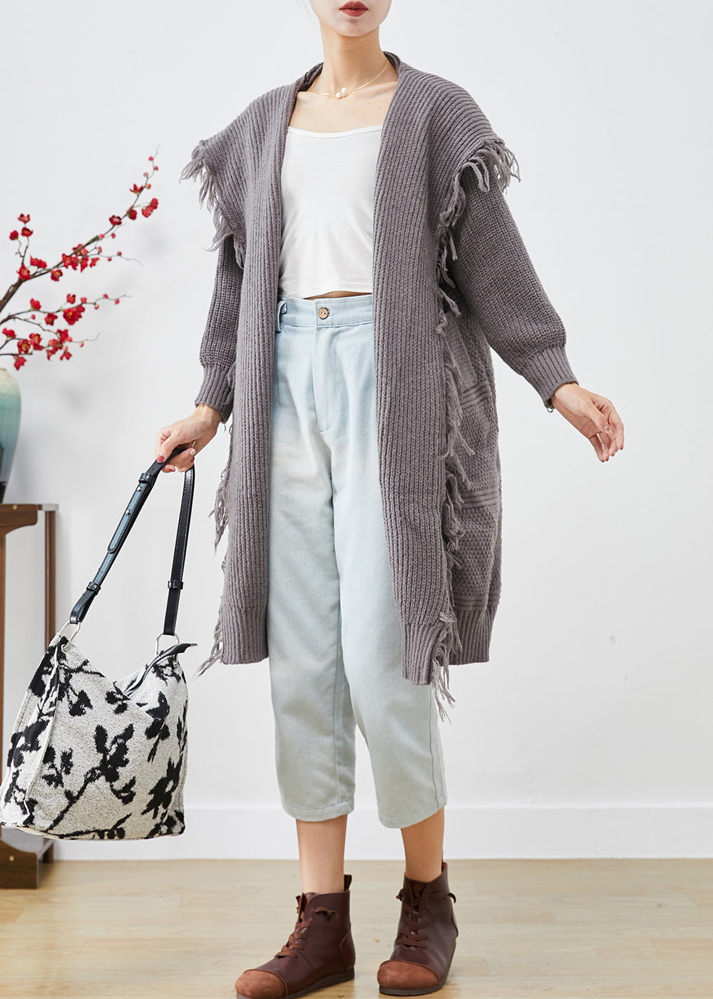 Effortlessly Elegant Cardigan with a Timeless Design