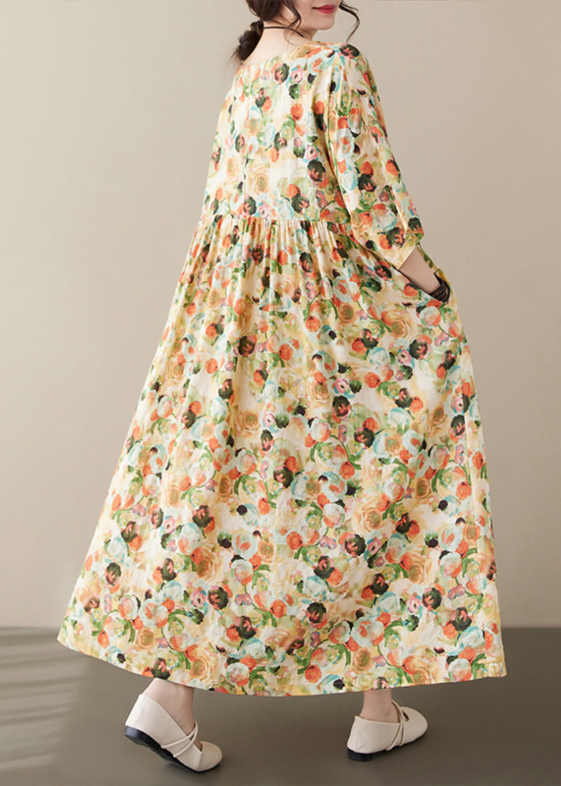 Effortlessly Elegant Dress with a Timeless Design