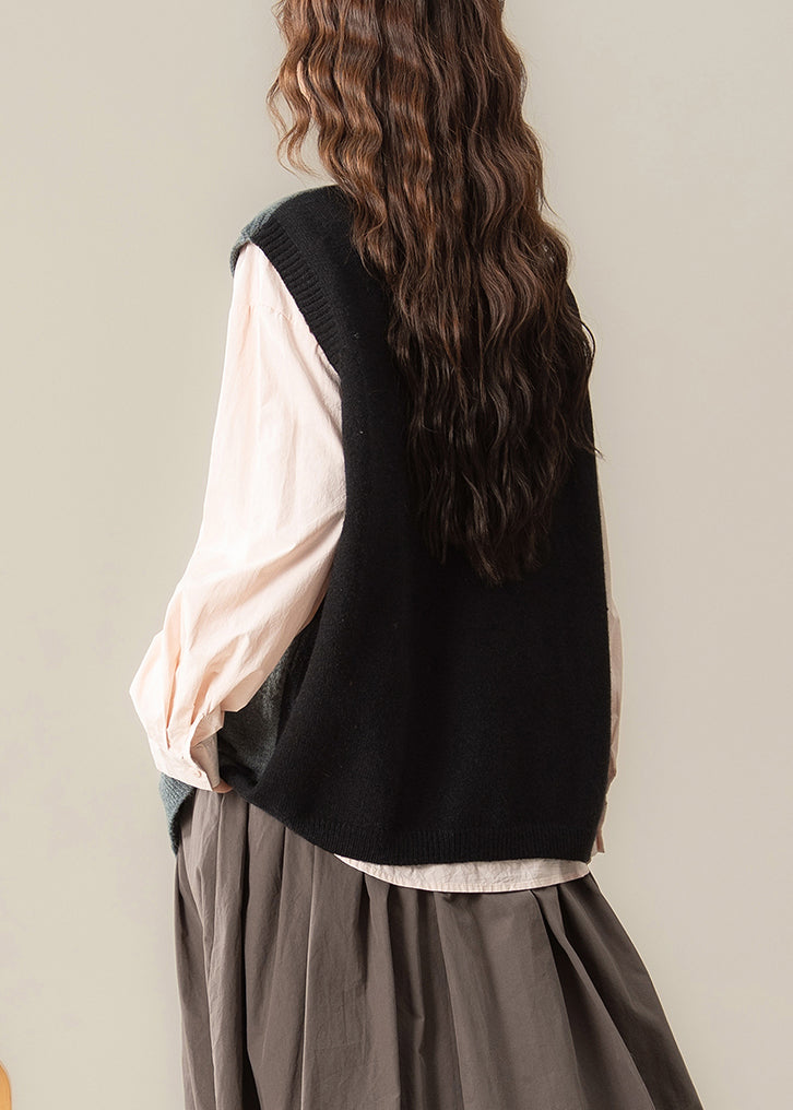 Effortlessly Elegant Top with a Timeless Design