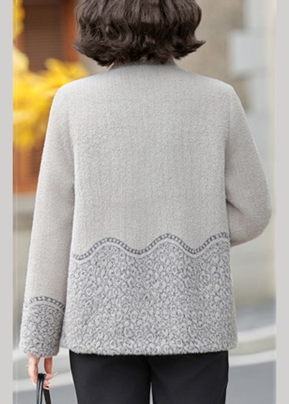 Effortlessly Elegant Coat with a Timeless Design