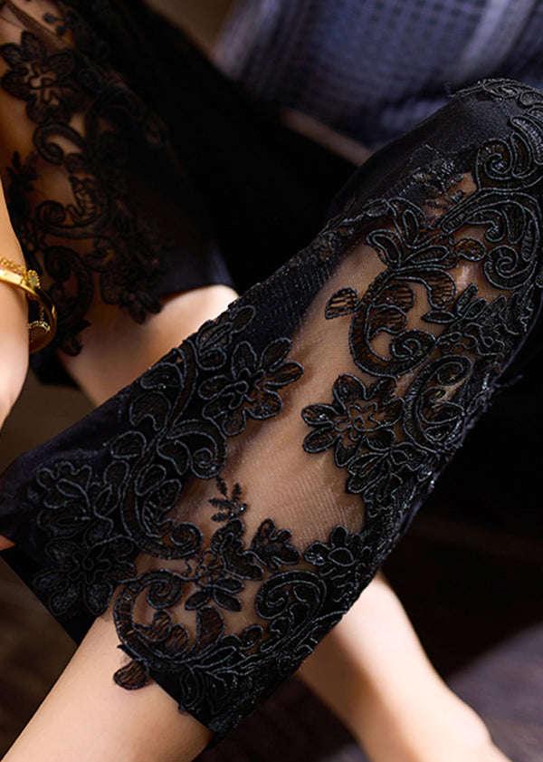 Well Tailored Pants with a Graceful Silhouette