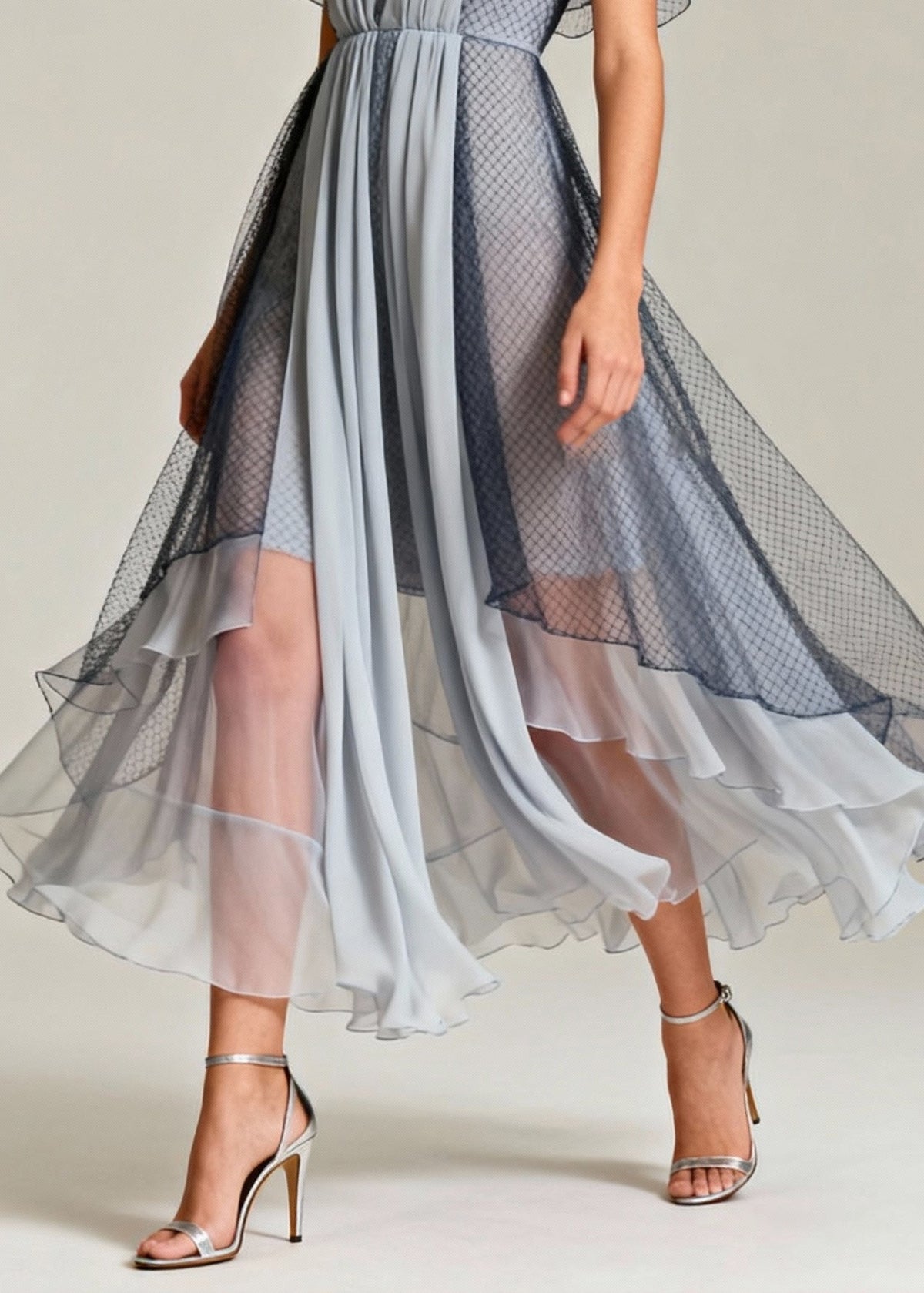 Well Tailored Dress with a Graceful Silhouette